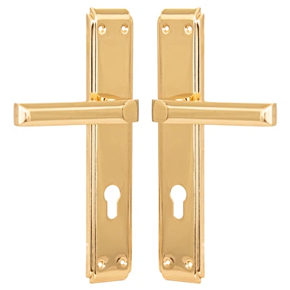 Cloeon a dolenni drws mewnol